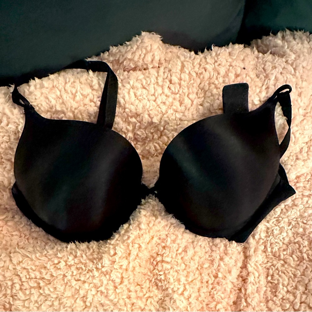 Victoria Secret bombshell add 2 sizes bra